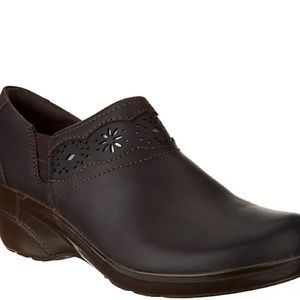 Women’s black Clarks slip on clog 8.5